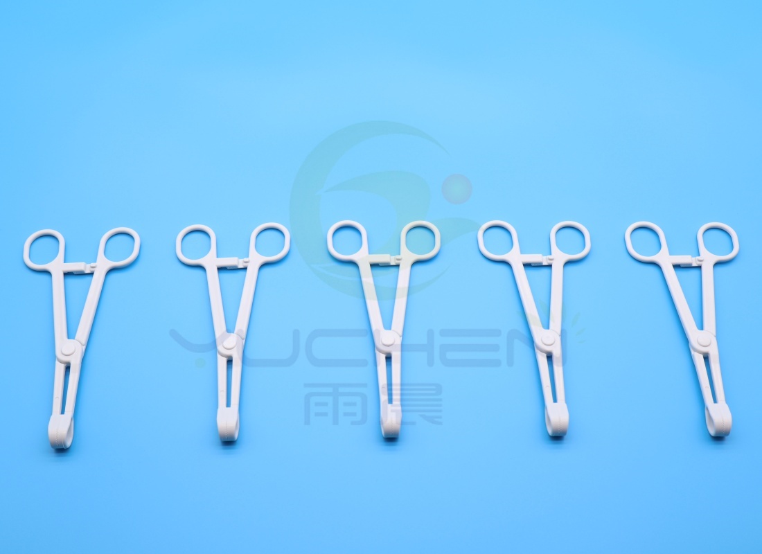 Fórceps/Pinça plástica descartável para procedimento cirúrgico - YuChen