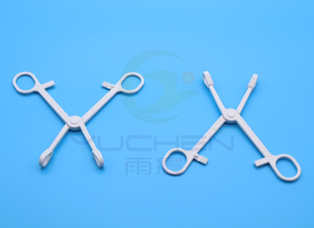 Fórceps/Pinça plástica descartável para procedimento cirúrgico - YuChen